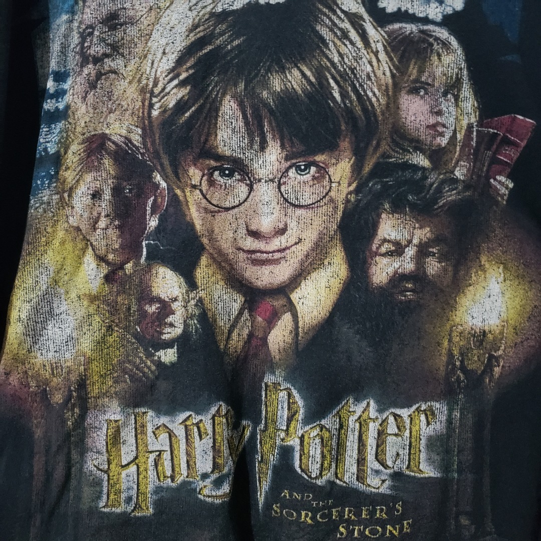 HARRY POTTER AND THE SORCERER'S STONE (HARRY POTTER VÀ HÒN ĐÁ PHÙ THỦY