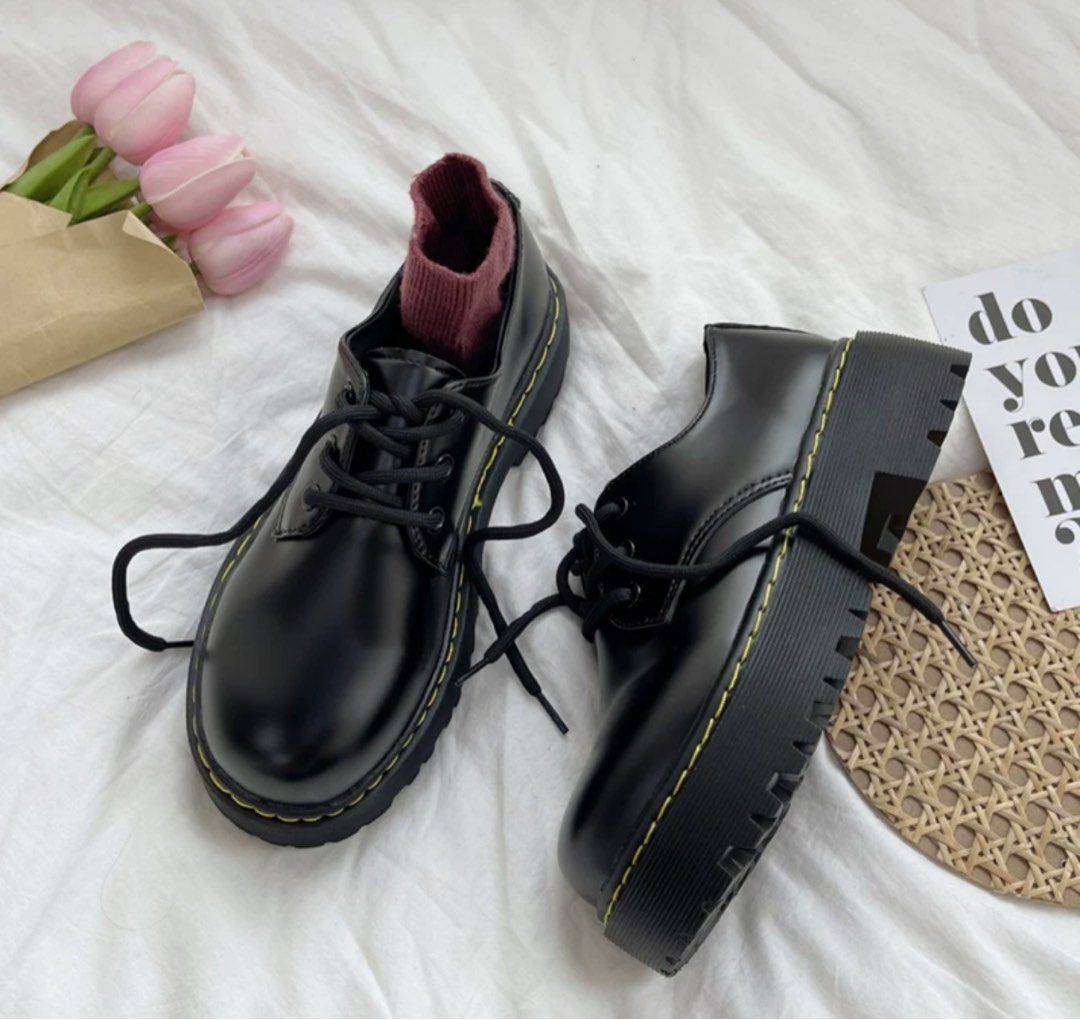 Doc martens shop low cut platform