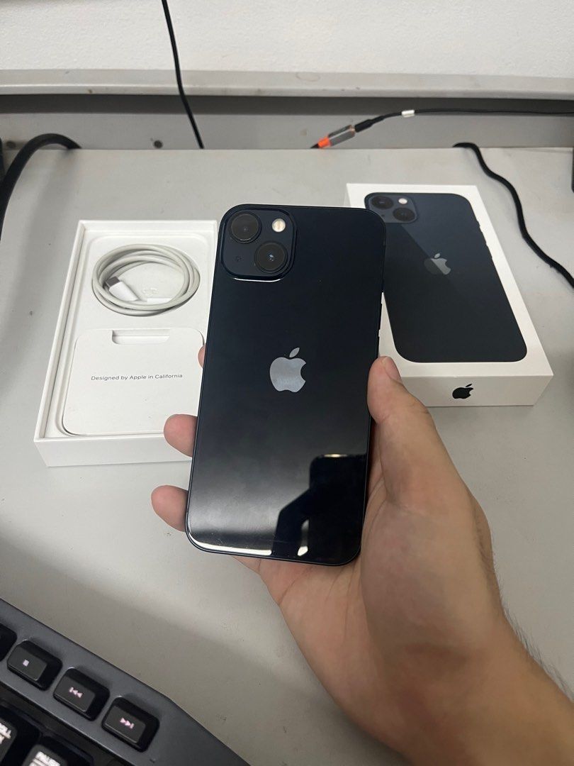 iPhone 13 Unboxing: Midnight! 
