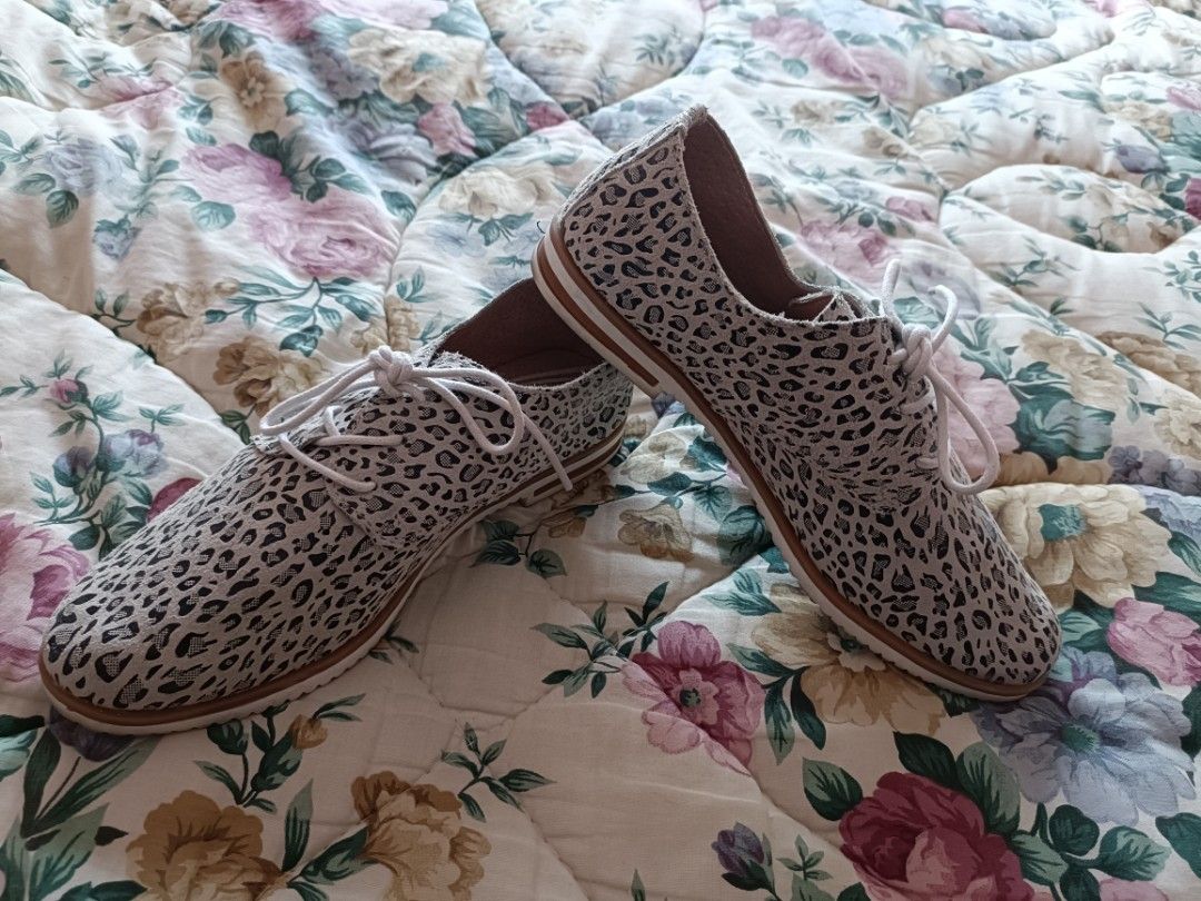 Snow leopard print shoes online