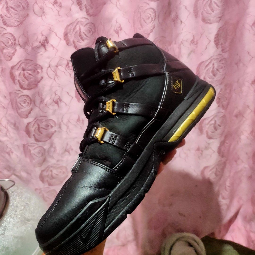 Lebron 3 black gold us10mens Men s Fashion Footwear Sneakers on Carousell