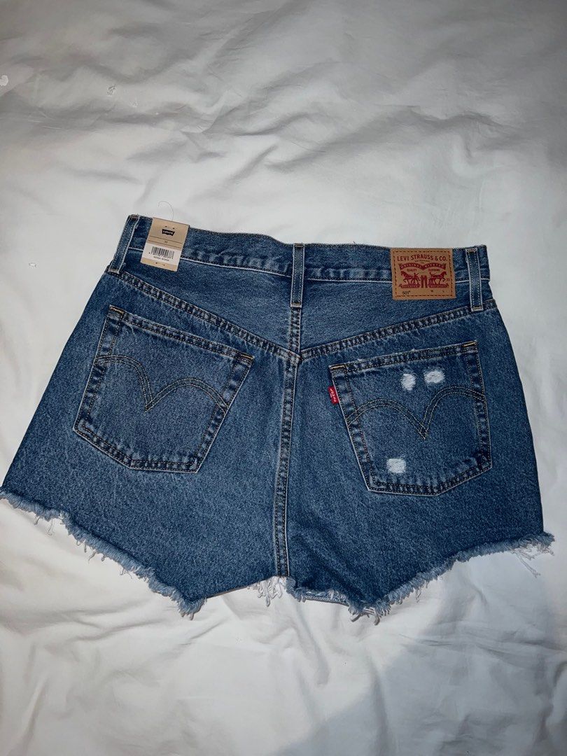 Dark blue levi shorts online