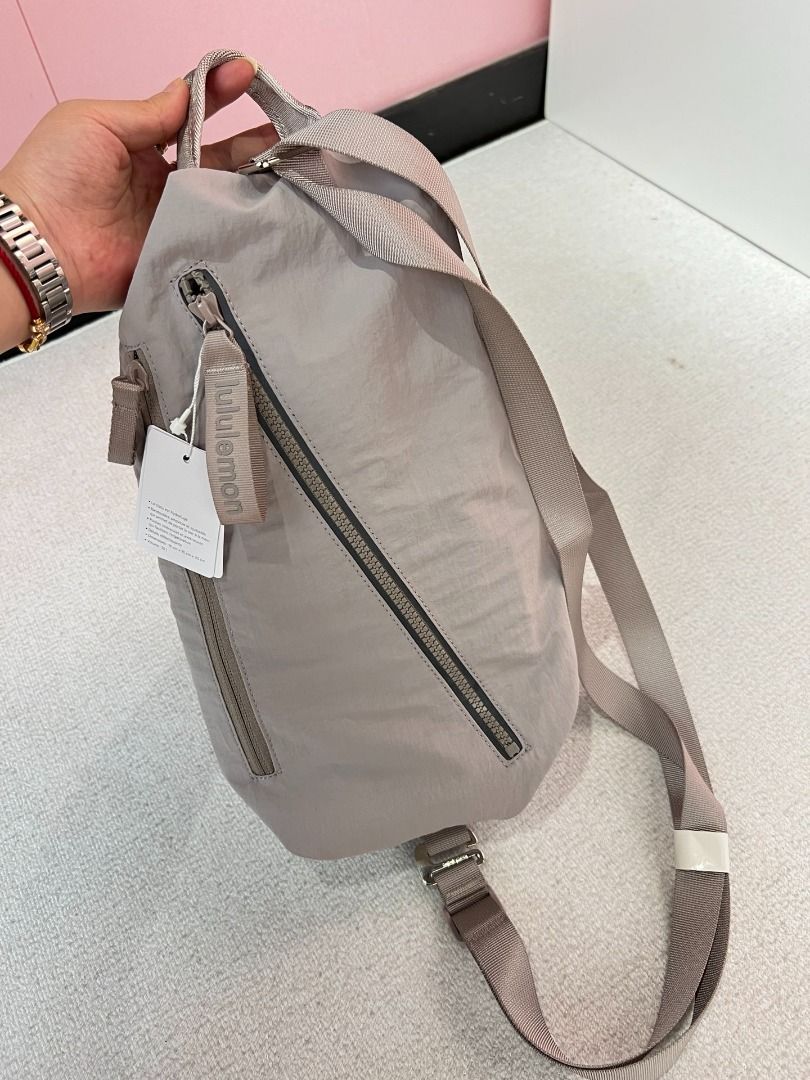 Lululemon Fast Track Bag 2.0 10L, 女裝, 手袋及銀包, 背囊- Carousell