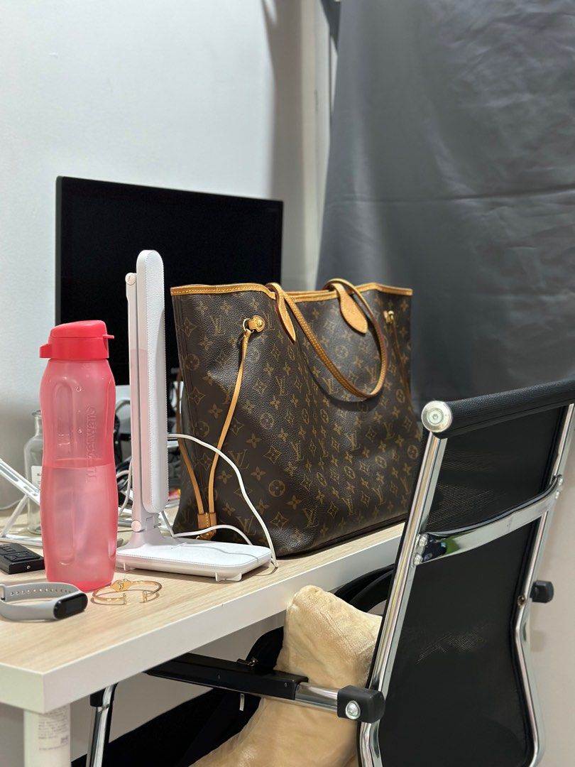 Size of louis vuitton neverfull 2025 gm