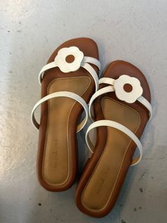 (Category: ) located in . Submitted by nf.preloved (Listing ID 1264505457, Image 1). Description: .