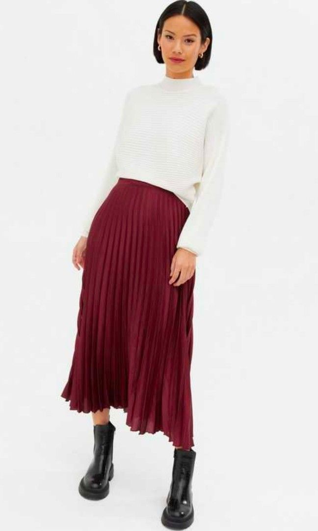 Mango pleated burgundy skirt