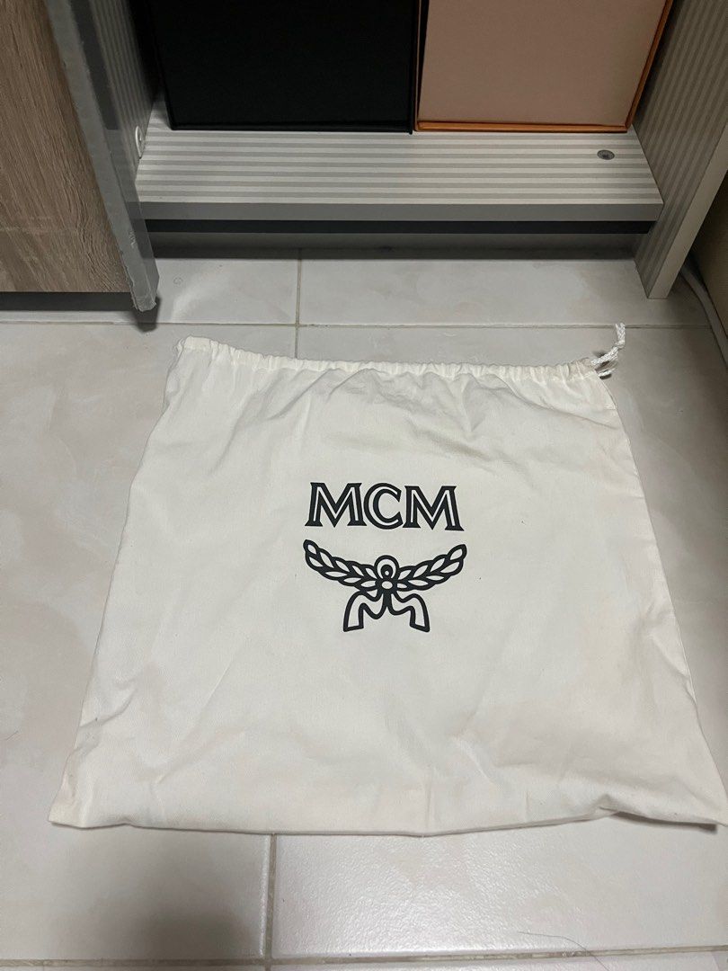 Mcm best sale envelope bag
