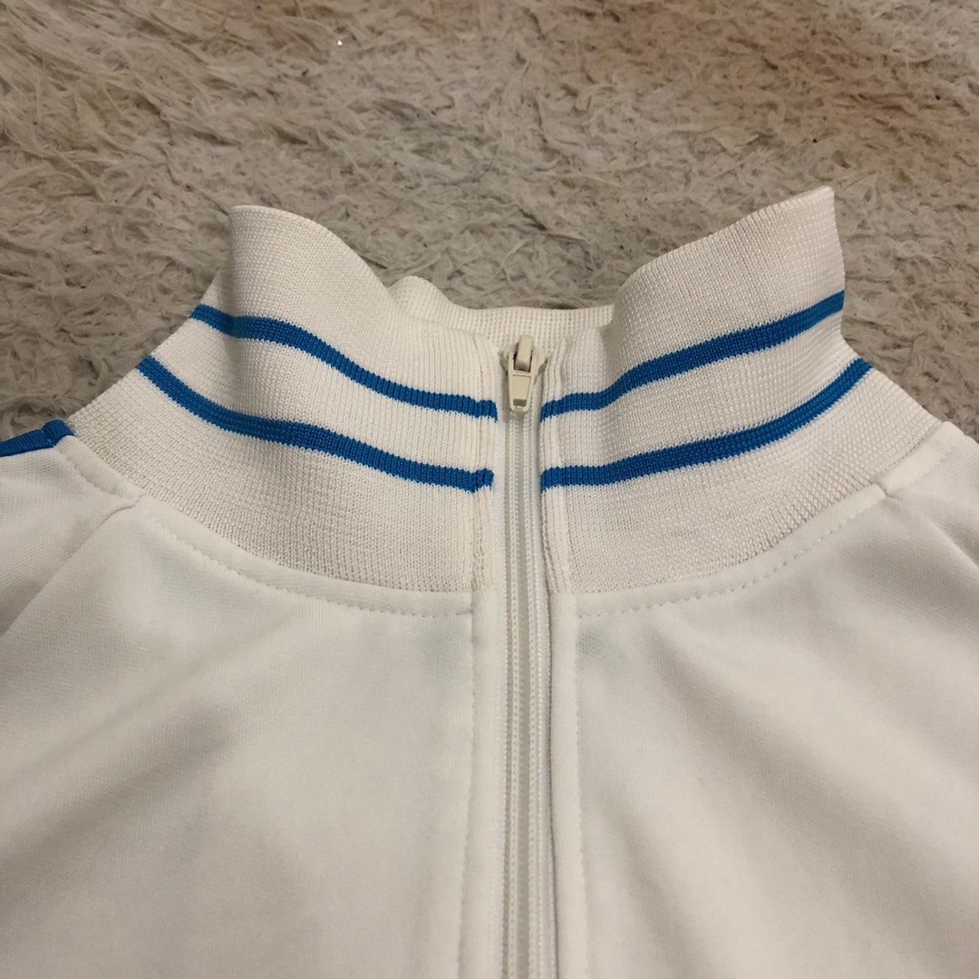 Men’s Jacket (Category: Coats, Jackets and Outerwear) located in Manila. Submitted by etcetero (Listing ID 1264572447, Image 3). Description: DIMENSIONS Width: 20.5” Length: 26” Sleeves: 26.5”.