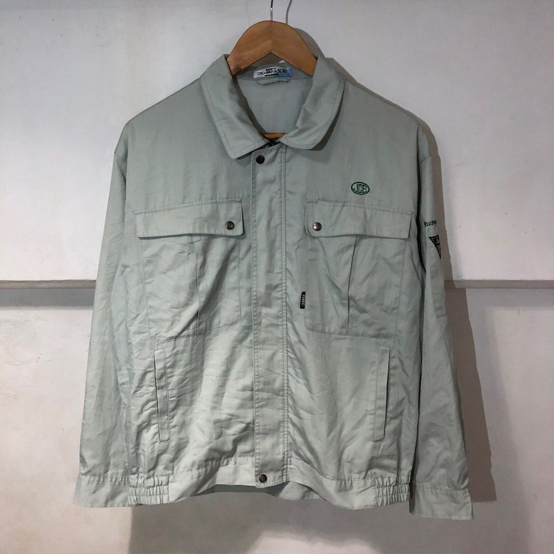 Men’s Jacket (Category: Coats, Jackets and Outerwear) located in Manila. Submitted by etcetero (Listing ID 1264579157, Image 1). Description: Flaw/s: - May maliit na butas malapit sa right outside pocket (check last photo) pero hindi naman tumagos hanggang loob, sa unang layer lang ng tela DIMENSIONS Width: 22.5” Length: 26” Sleeves: 22” Shoulders: 20”.