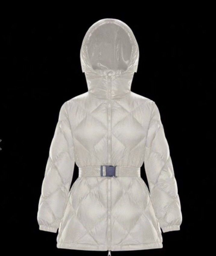 正品⭐️MONCLER 新款sargas羽絨外套, 名牌, 服裝- Carousell