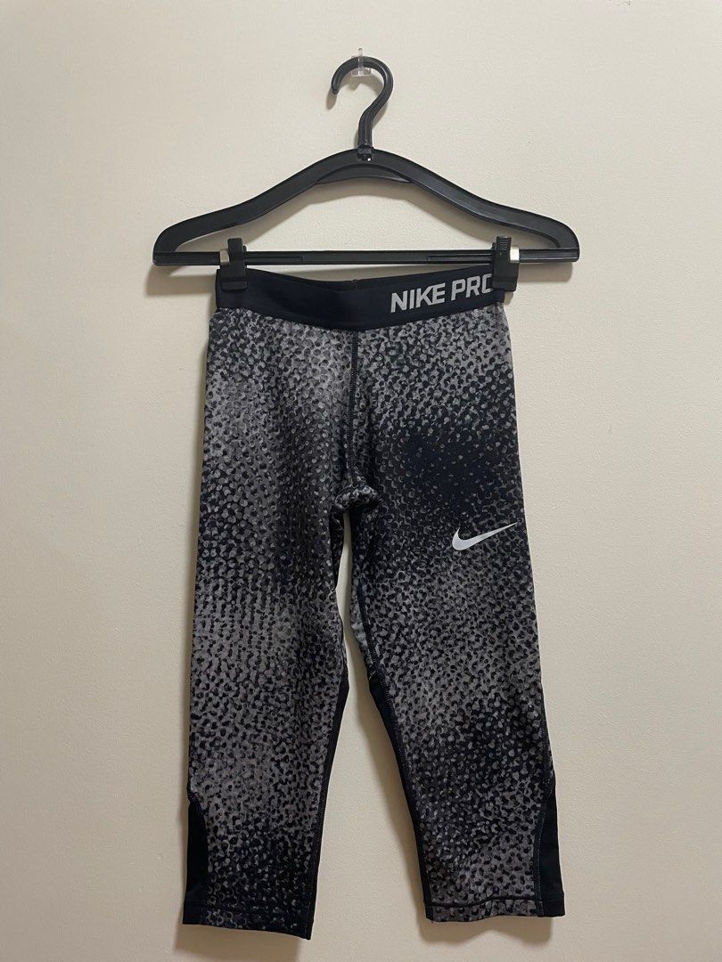 Nike Womens Pro Intertwist Crop Bra and Tights Matching Set (Black),  Women's Fashion, Activewear on Carousell