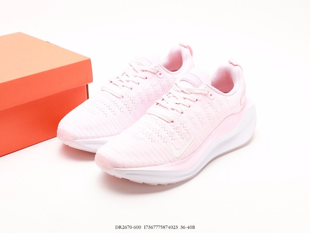 White running shop shoes womens nike