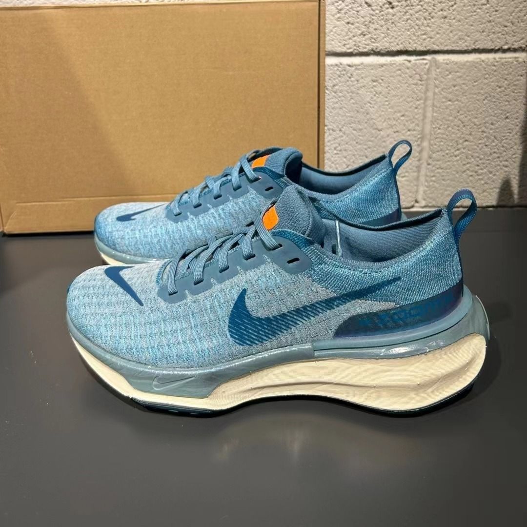 Nike air blue hotsell sneakers