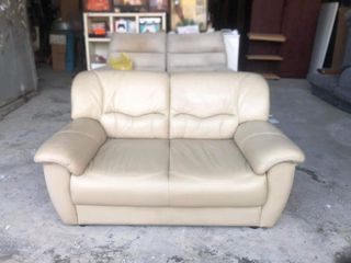 NITORI 2Seater cream laether sofa