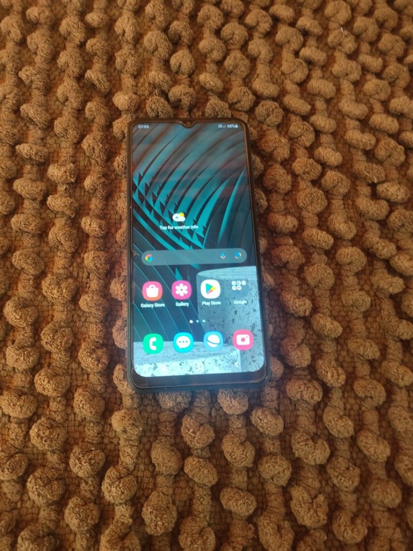 No issues po with charger original po😊 (Category: Samsung) located in Iba. Submitted by mikamidetsu2066 (Listing ID 1264586725, Image 1). Description: pm Po no issues with charger original 😊.