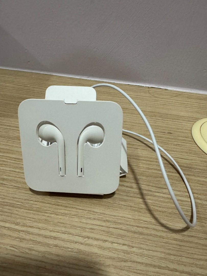 Original Apple Wired Earphone, Audio, Earphones on Carousell