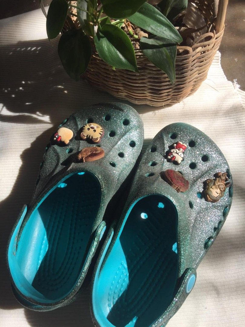Blue glitter crocs deals
