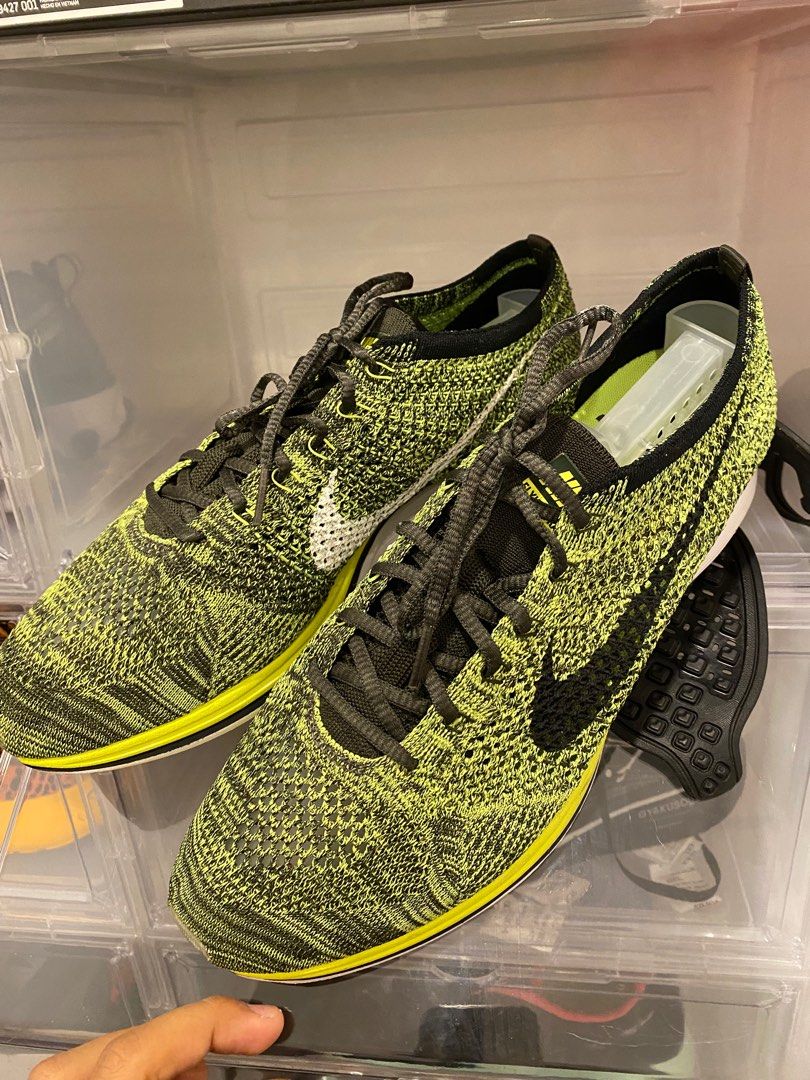 Flyknit racer deals neon knit