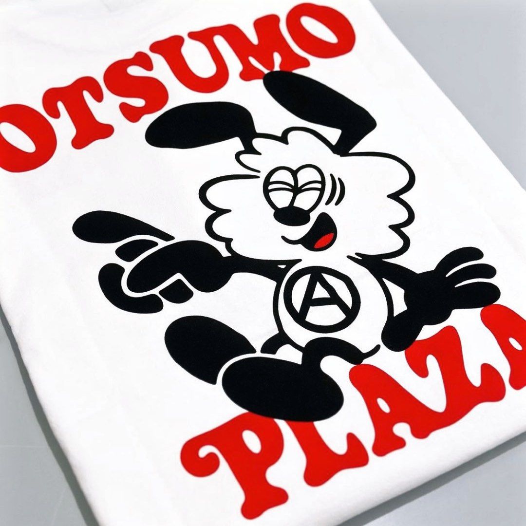 Otsumo Plaza Tee, 男裝, 上身及套裝, T-shirt、恤衫、有領衫- Carousell