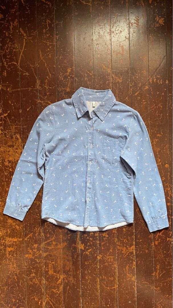 Patterned Long-sleeve Button down (Category: Longsleeves) located in Quezon City. Submitted by _pbmt (Listing ID 1264495449, Image 1). Description: 17.5 x 23 shoulders: 16 sleeves: 20.5 Strictly no meet-ups MOPs: BPI/Gcash/Maya.