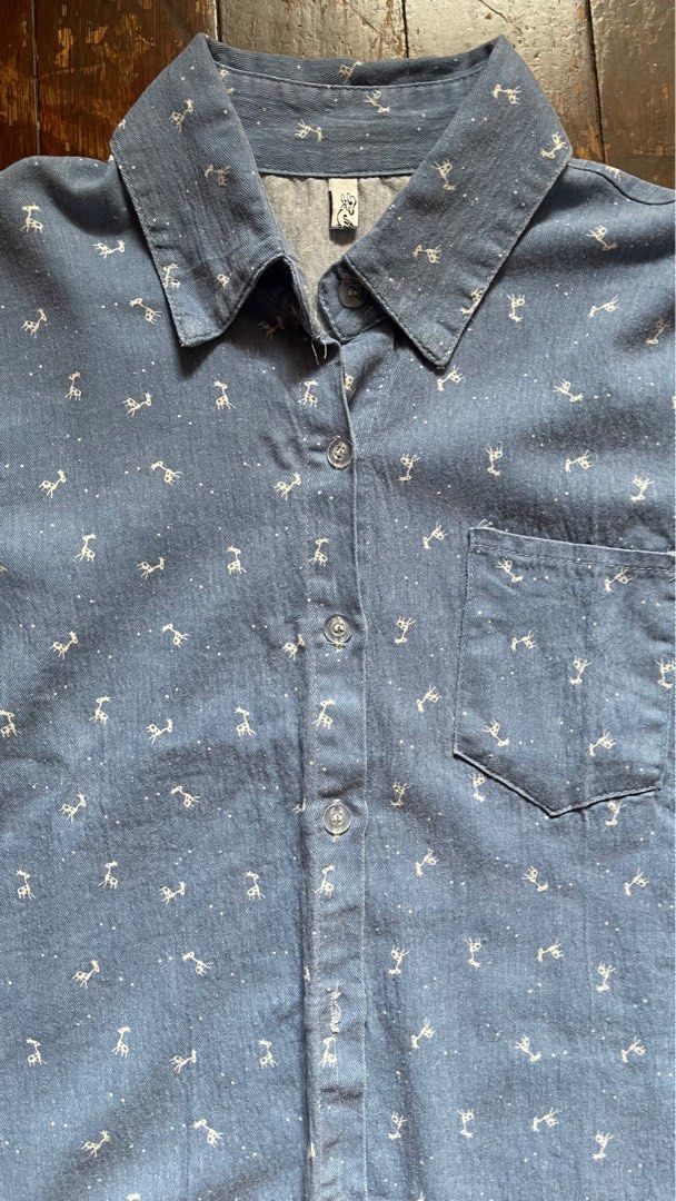 Patterned Long-sleeve Button down (Category: Longsleeves) located in Quezon City. Submitted by _pbmt (Listing ID 1264495449, Image 3). Description: 17.5 x 23 shoulders: 16 sleeves: 20.5 Strictly no meet-ups MOPs: BPI/Gcash/Maya.