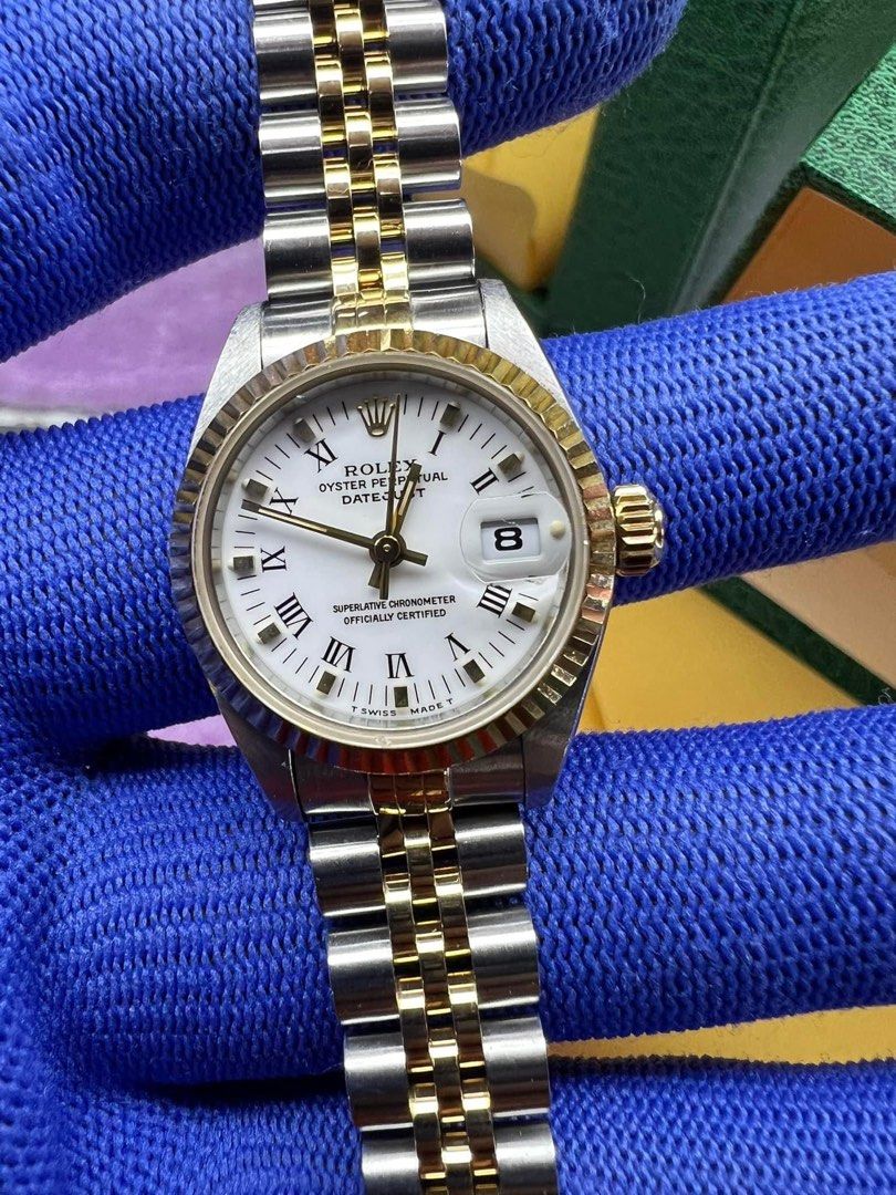 R O L E X DATEJUST (Category: Luxury Watches) located in Manila. Submitted by annafinds (Listing ID 1264514318, Image 1). Description: ‼️FOR SALE‼️ R O L E X DATEJUST 👩‍⚕️ Ref. 69173 ✅1995 model 👉No lug hole. 🔥₱239,999 only🔥 Lowest you can find. ✅ Swissmade ✅ Sapphire glass ✅Twotone (Gold bezel) ✅Porcelain dial ✅26 mm case size. ✅6.8 inches wrist size. ✅ Pristine condition (9/10 ratings)Unbuff ✅Unit & aftermarket box only. ✅ 💯Guaranteed Auth