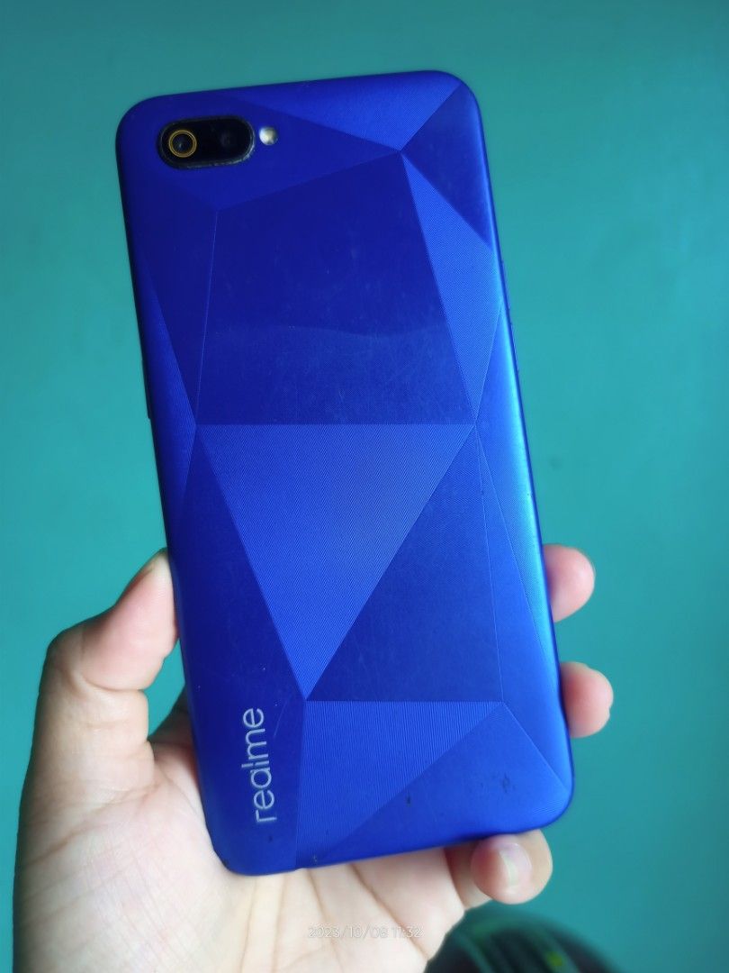 REALME C2 (Category: Realme) located in Quezon City. Submitted by chel2704 (Listing ID 1264540746, Image 2). Description: REALME C2 UNIT ONLY 2 GB RAM 32 GB ROM 4G LTE 4000MAH FULLSCREEN NO ISSUE ASIDE SA MGA GAS GAS, NORMAL SA 2ND HAND BILHAN NYO NALANG CASE.