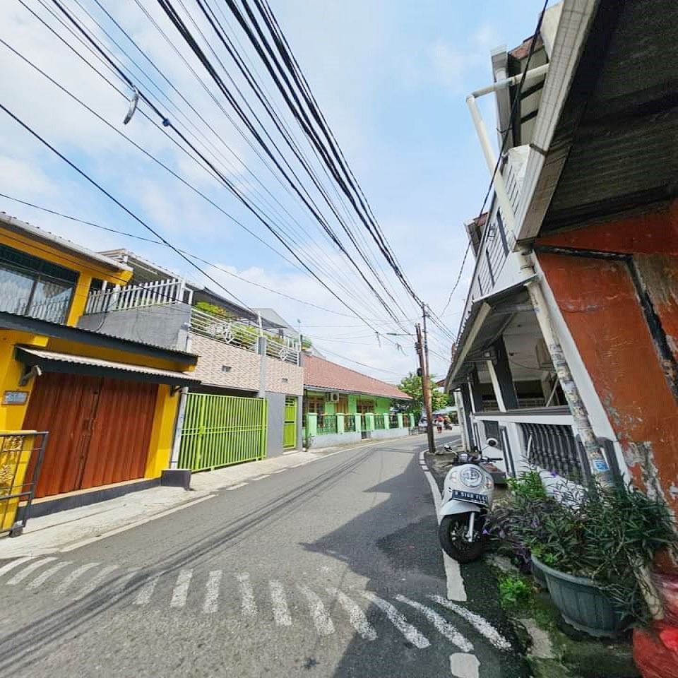 rumah_dijual_di_cililitan_jaka_1699414071_a4cf138d_progressive