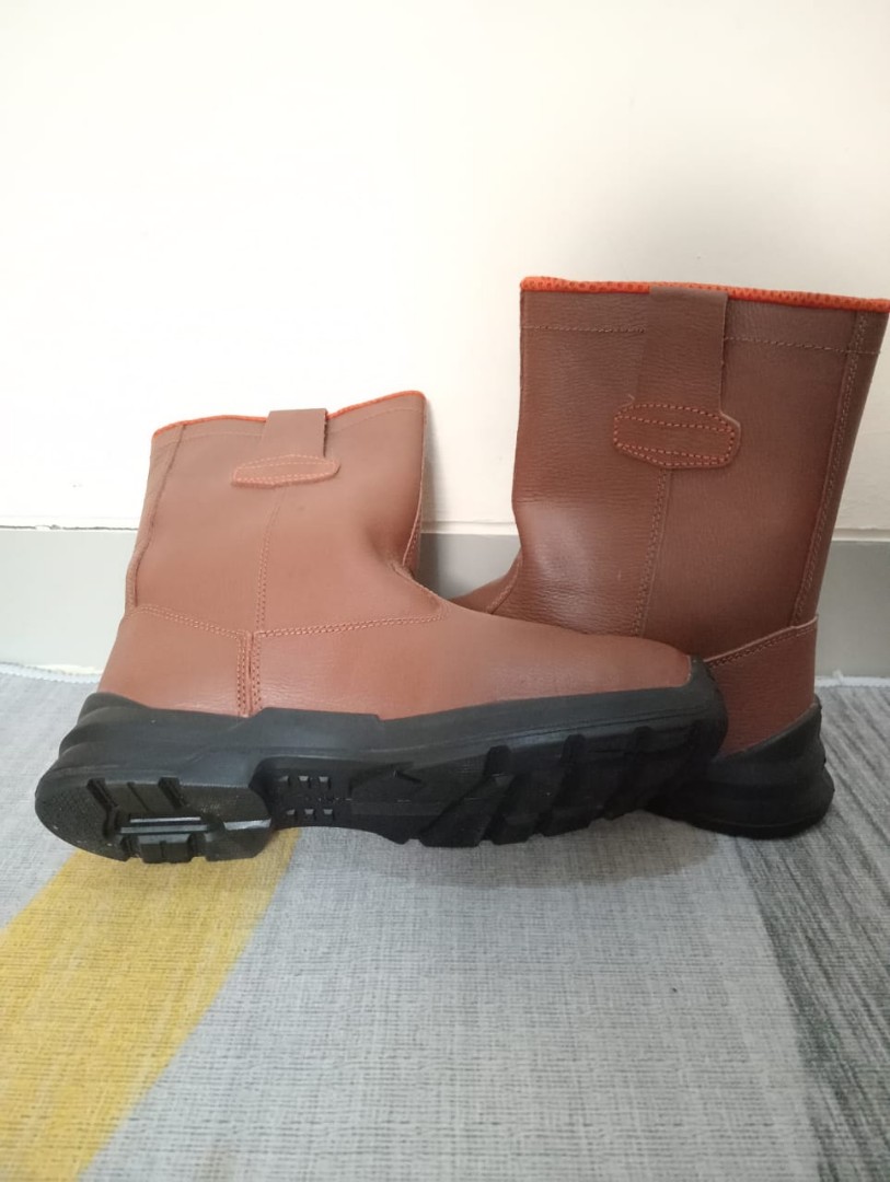 Sepatu Safety Uk 42 Fesyen Pria Sepatu Sepatu Boot Di Carousell