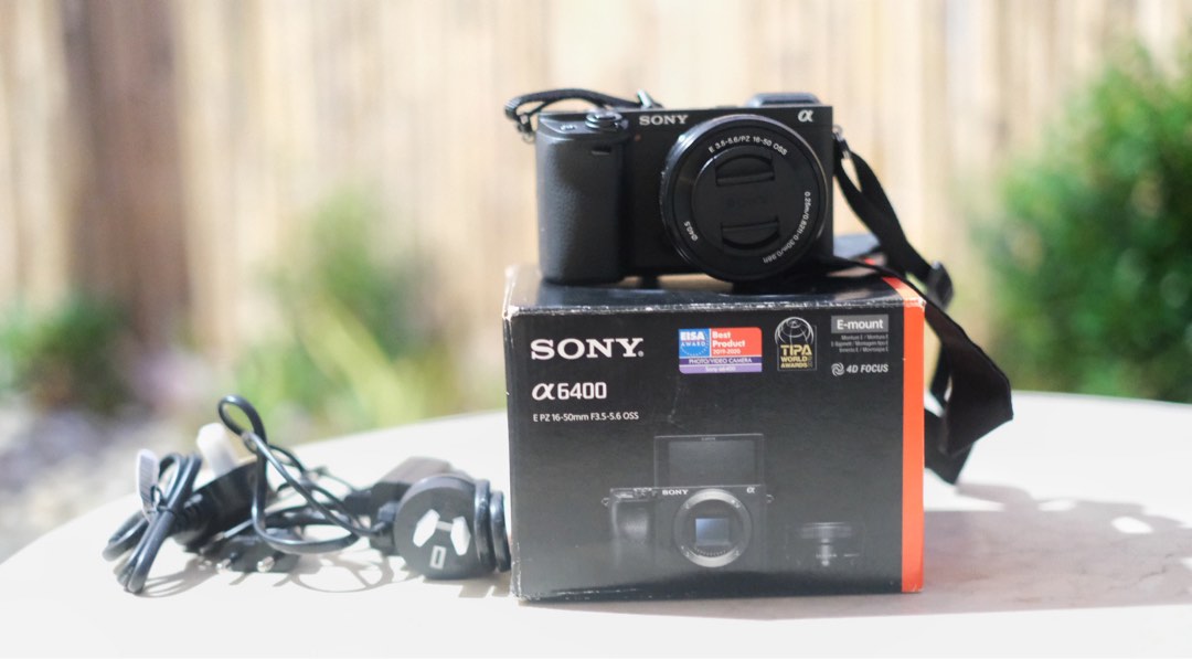 Sony A6400 (Good as new), Photography, Cameras on Carousell