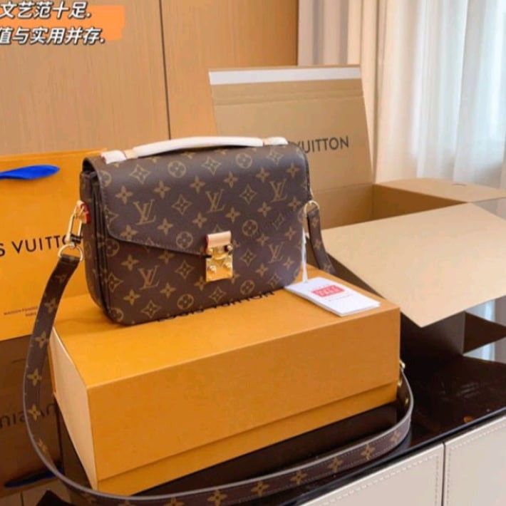 Tas Louis Vuitton original, Fesyen Wanita, Tas & Dompet di Carousell