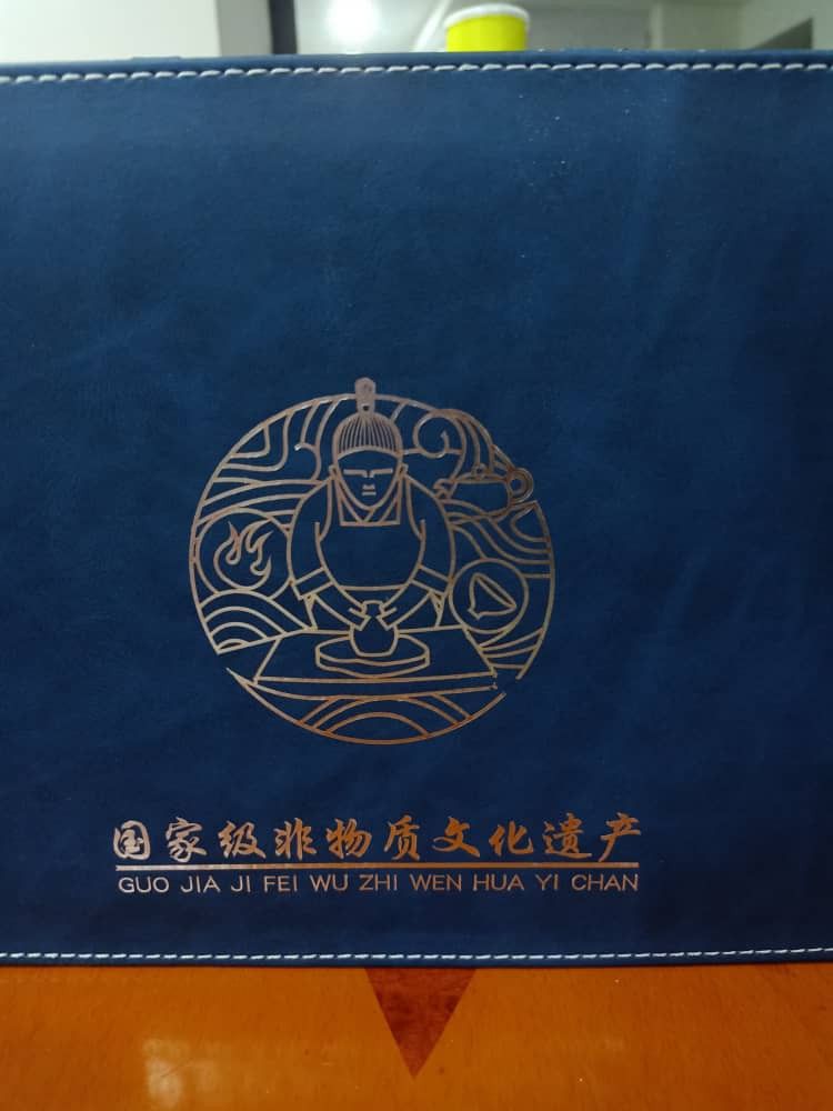 Tea set (Category: Coffee & Tea Tableware) located in Kuala Lumpur. Submitted by adha20 (Listing ID 1264576521, Image 2). Description: Original from china item lucky draw Brand new Nice tea set and classic.