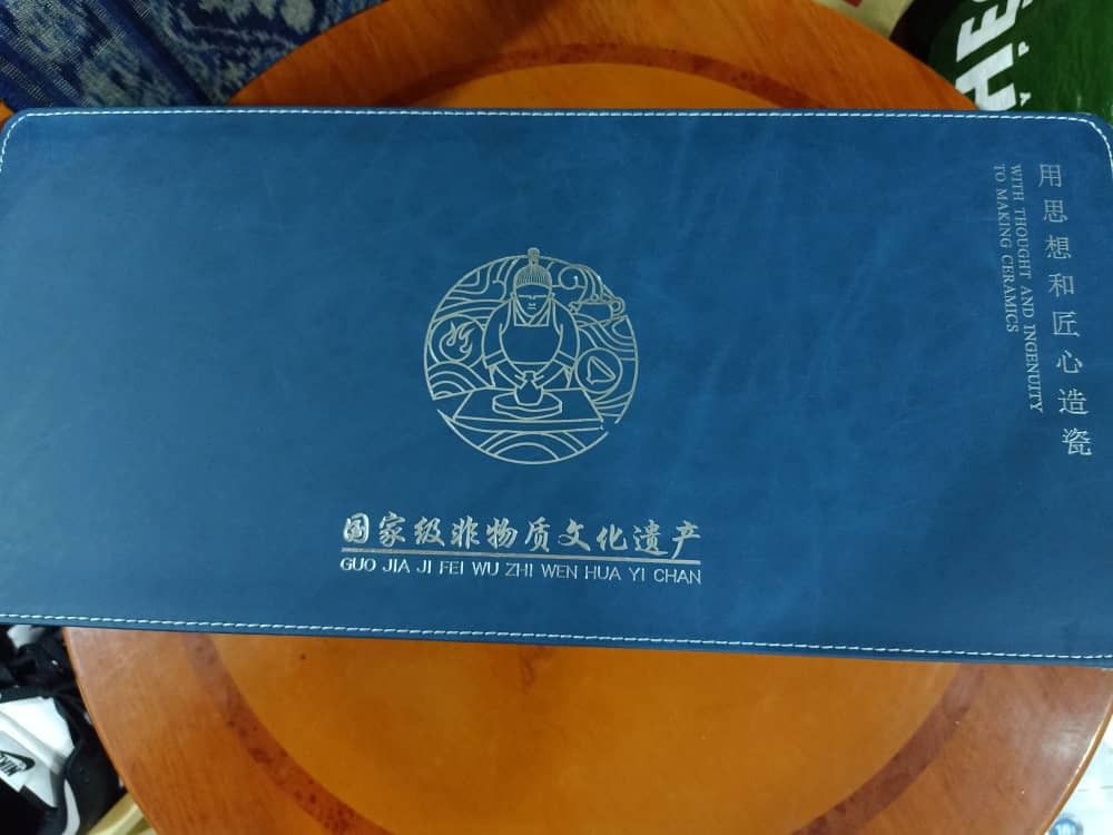 Tea set (Category: Coffee & Tea Tableware) located in Kuala Lumpur. Submitted by adha20 (Listing ID 1264576521, Image 3). Description: Original from china item lucky draw Brand new Nice tea set and classic.