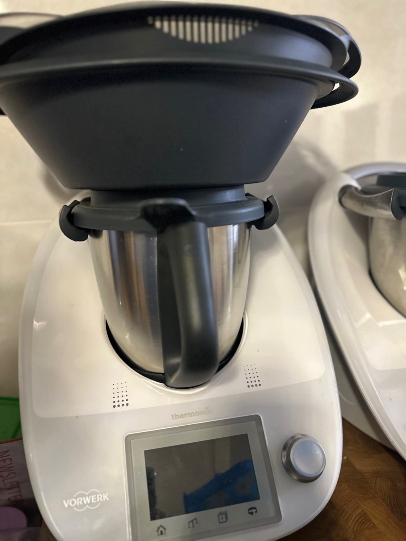 Thermomix TM5 with 2 recipe chips + trolley bag, TV & Home Appliances