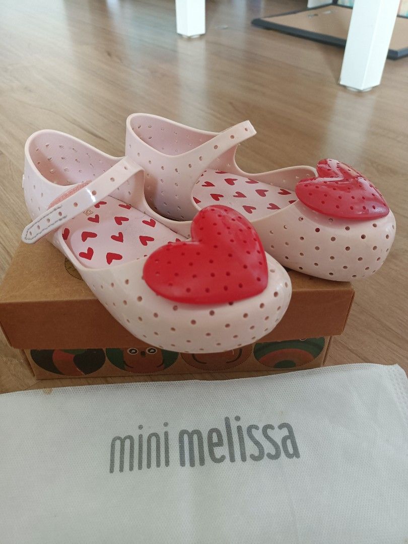 Mini melissa heart hot sale