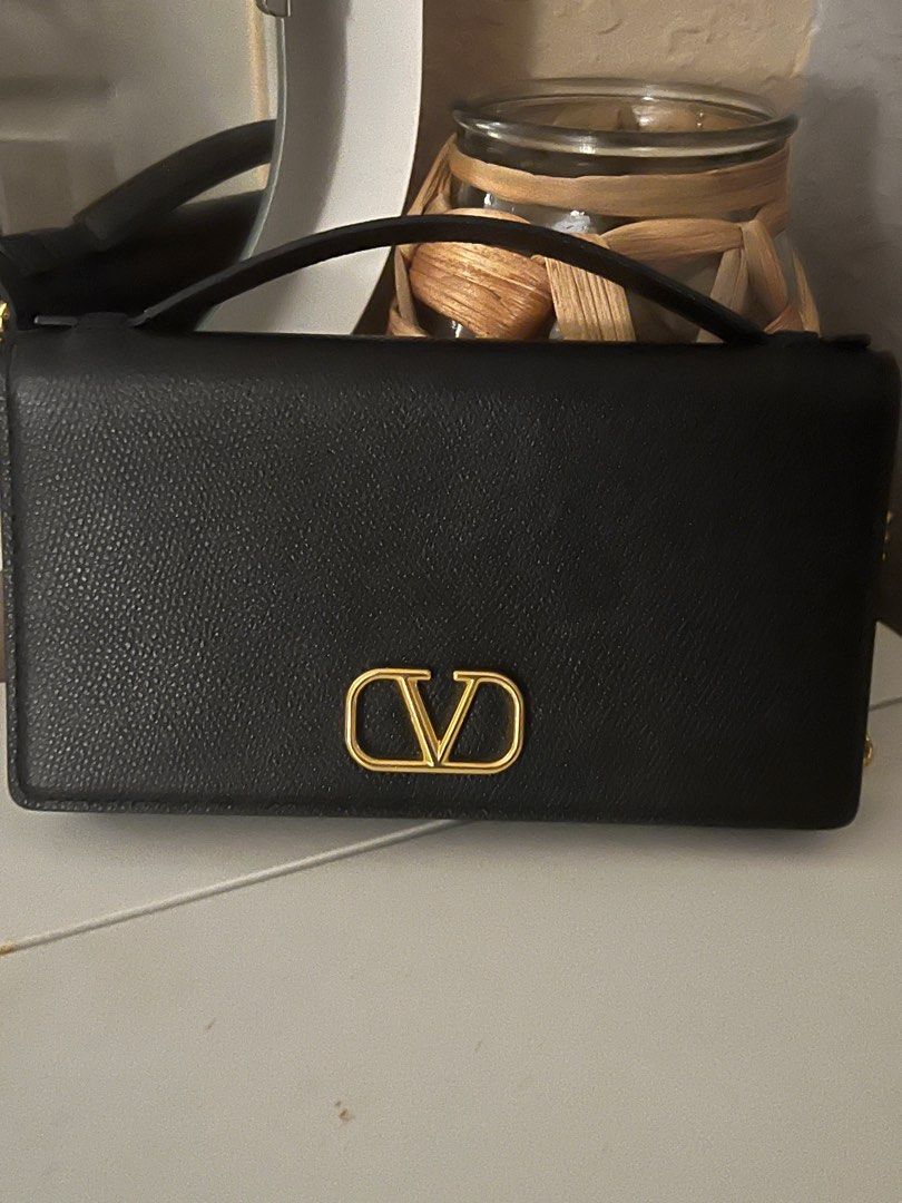 Valentino wallet on chain (WOC) black (Category: Luxury Bags & Wallets) located in Manila. Submitted by mvplovedstuff (Listing ID 1264457846, Image 2). Description: I barely used this. it’s almost brand new. with box :) .