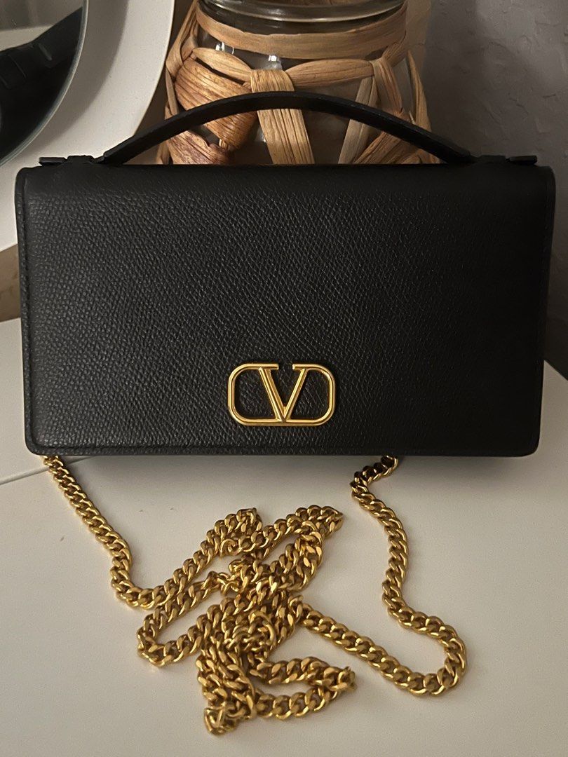 Valentino wallet on chain (WOC) black (Category: Luxury Bags & Wallets) located in Manila. Submitted by mvplovedstuff (Listing ID 1264457846, Image 1). Description: I barely used this. it’s almost brand new. with box :) .