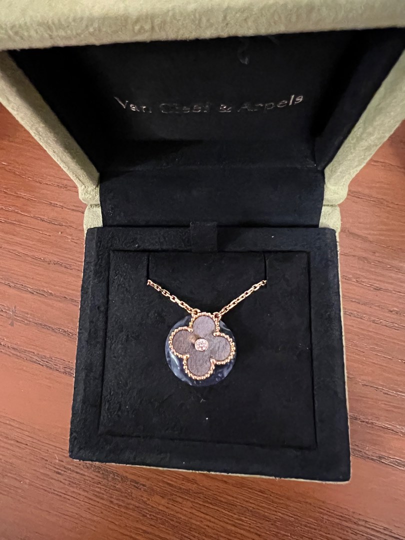 VCA limited edition Christmas pendant 2023, Luxury, Accessories on