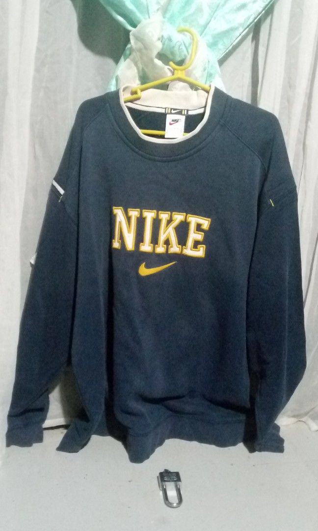Classic nike sweater 2025