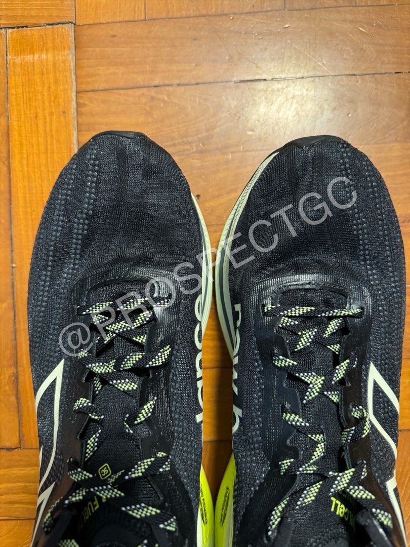 中古USED — NEW BALANCE FUELCELL SUPERCOMP TRAINER V2 US10.5跑步鞋