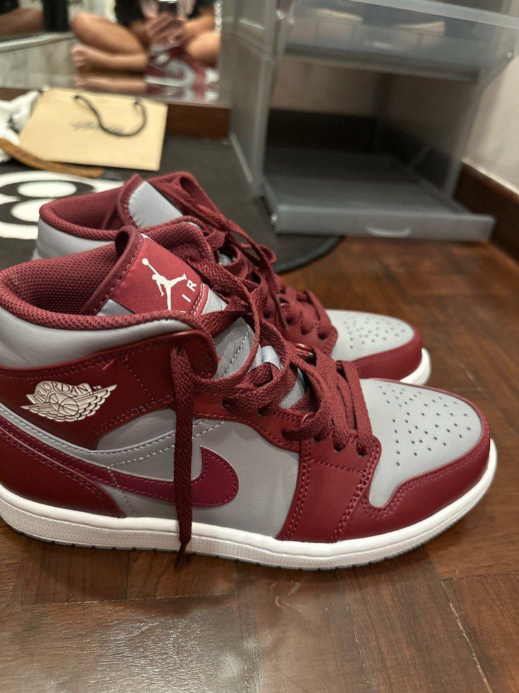 Air jordan 1 hotsell mid team red