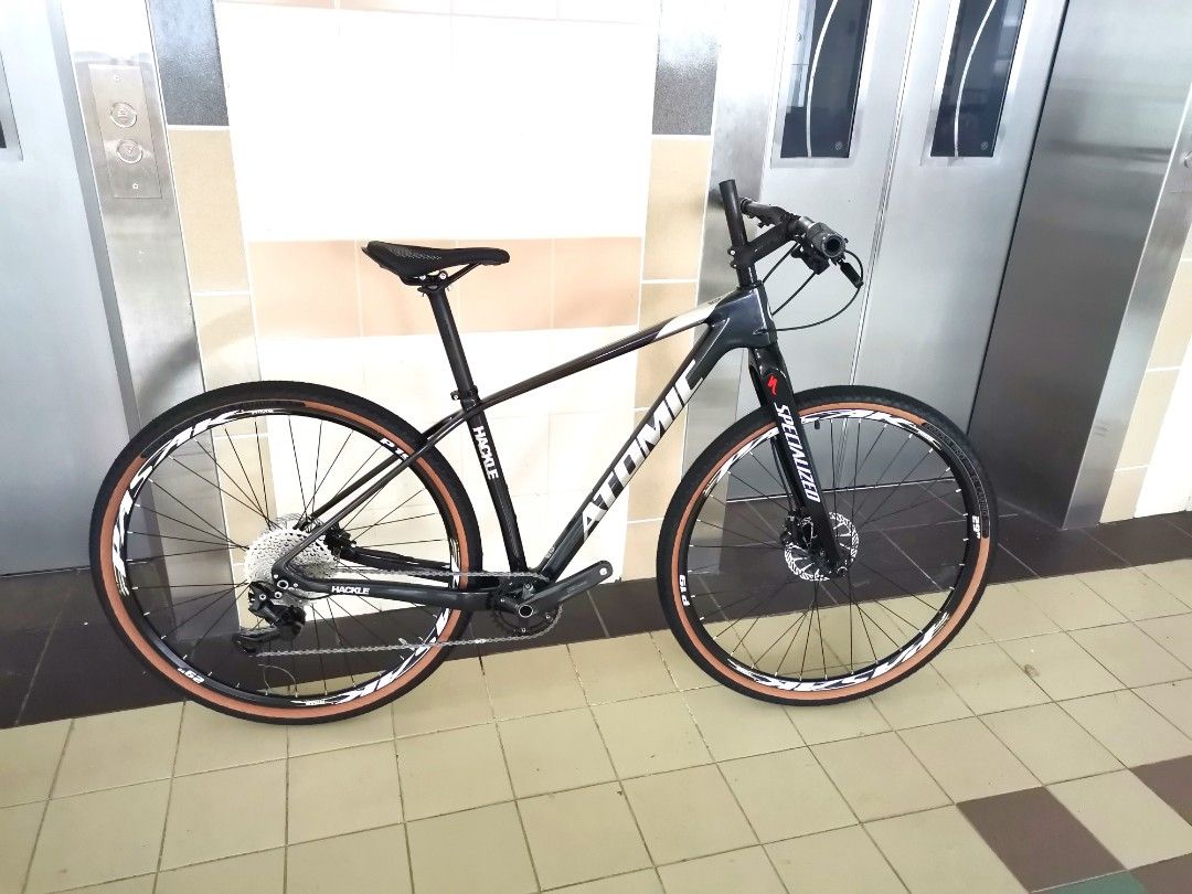 Atomic full carbon bike. 9.2KG shimano 1x11 speed tag giant slr trek caliber specialized