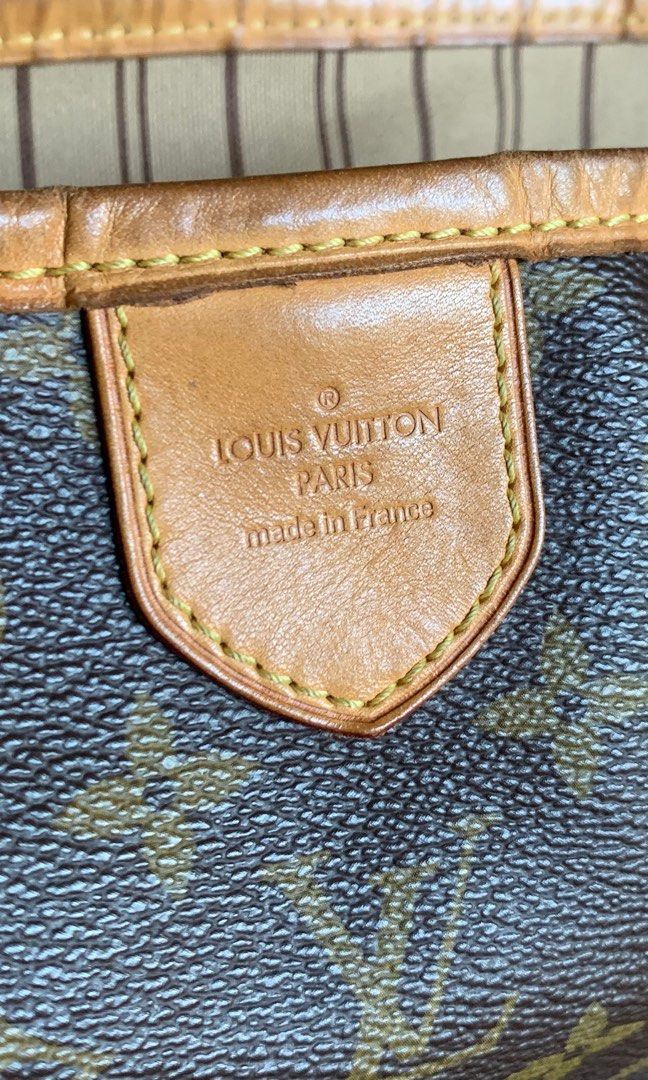 AUTHENTIC LOUIS VUITTON DELIGHTFUL (Category: Luxury Bags & Wallets) located in Makati City. Submitted by kate78 (Listing ID 1264128672, Image 3). Description: RUSH RUSH RUSH Super discounted Size: MM GUARANTEED AUTHENTIC WITH DUSTBAG NO OTHER INCLUSION.