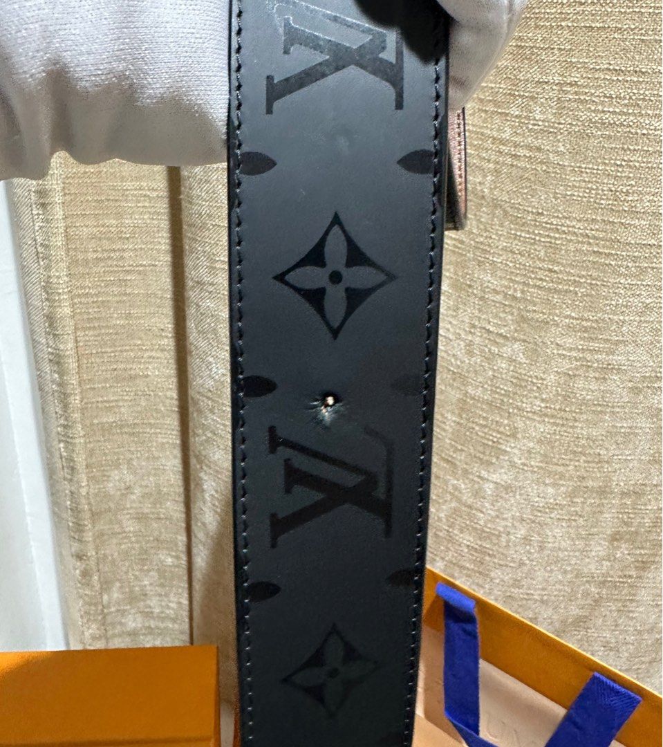 Louis Vuitton Damier LV 40mm Reversible Belt Grey Leather. Size 100 cm