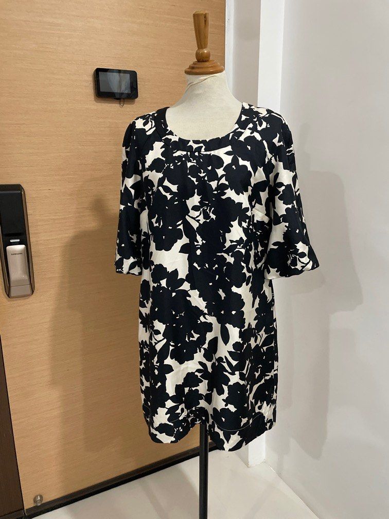 Banana republic black floral dress outlet