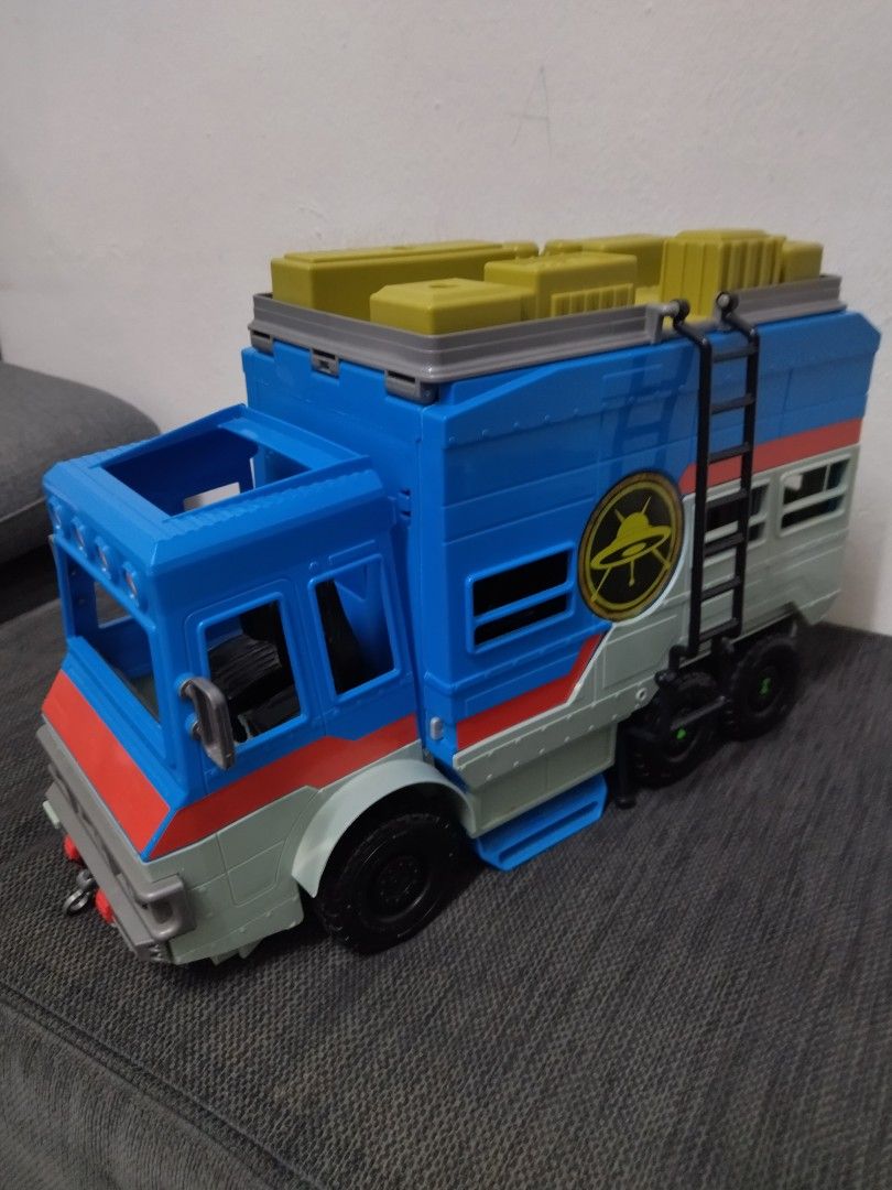 Ben 10 transforming hot sale alien playset rustbucket