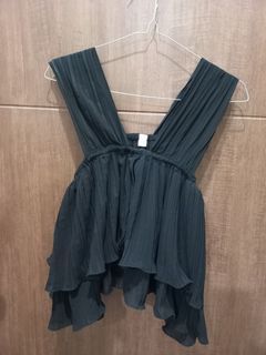 Black Pleats sifon not zara uniqlo mango duma forever new avgal shopatvelvet the story of