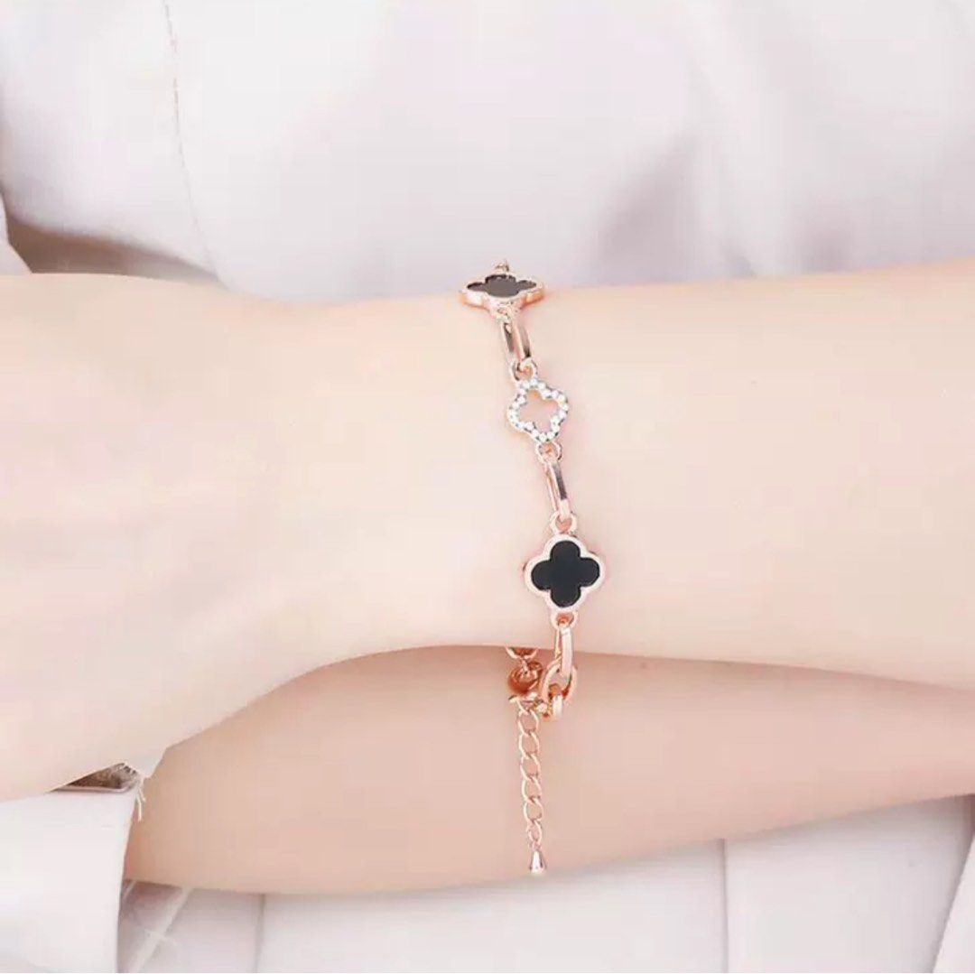 Brand New Luxury Clover Bracelet in Black or White Women s