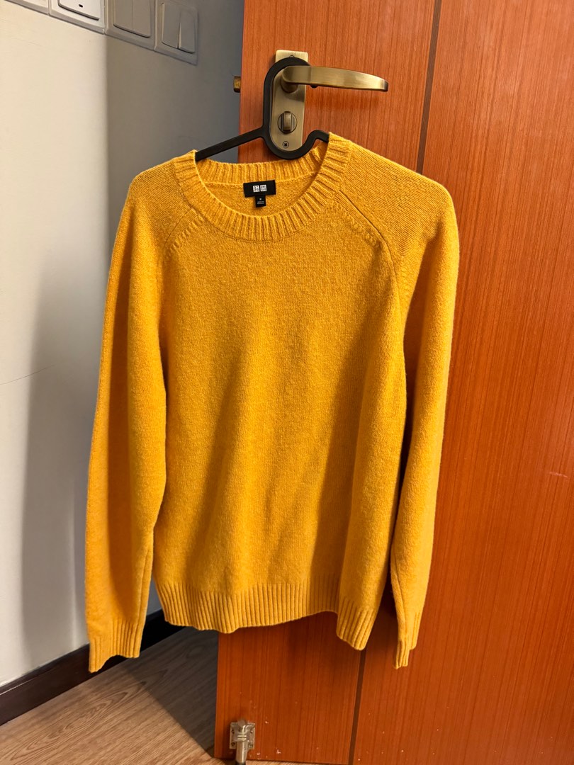 Brand New Without Tag Uniqlo Premium Lambswool long sleeve crew