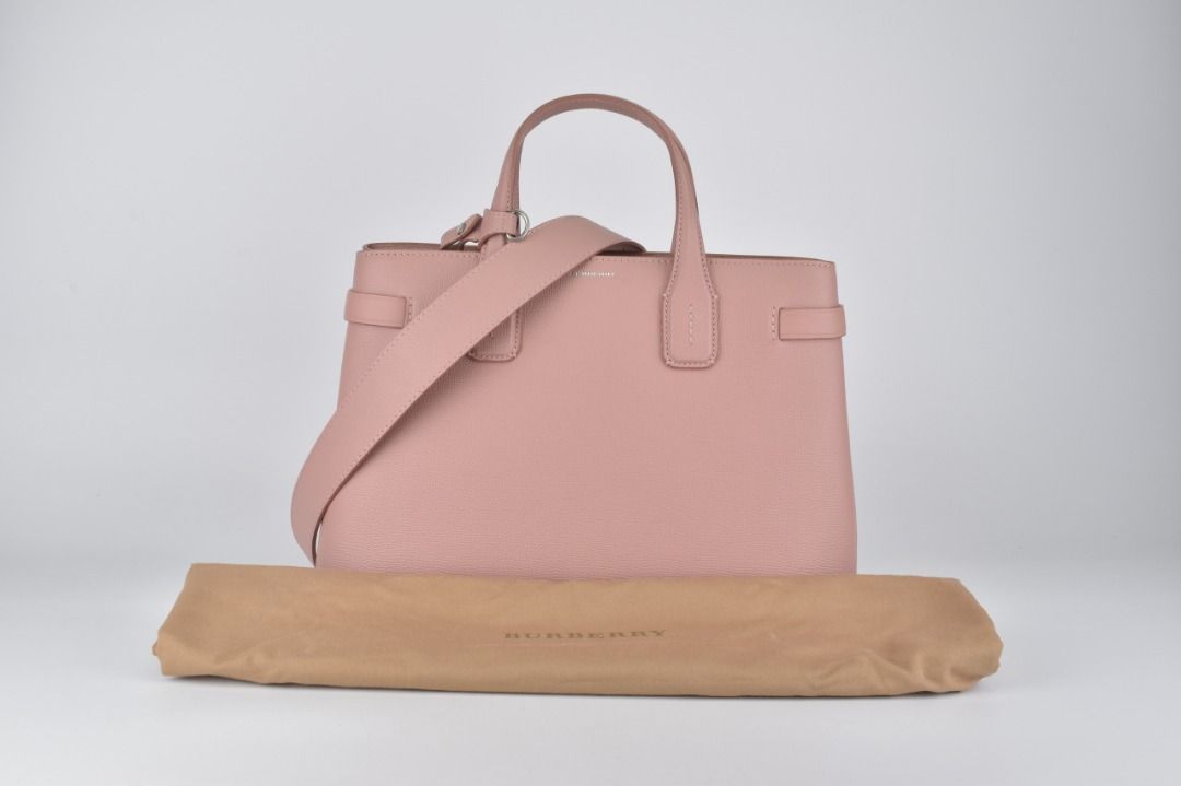 Burberry medium deals banner sale